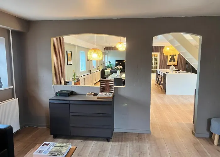 Storre Luksus Hus Ved Apartman *